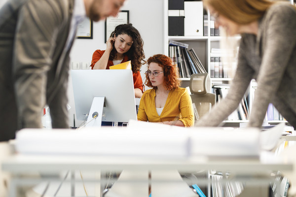 Besprechung in einer Agentur oder Büro